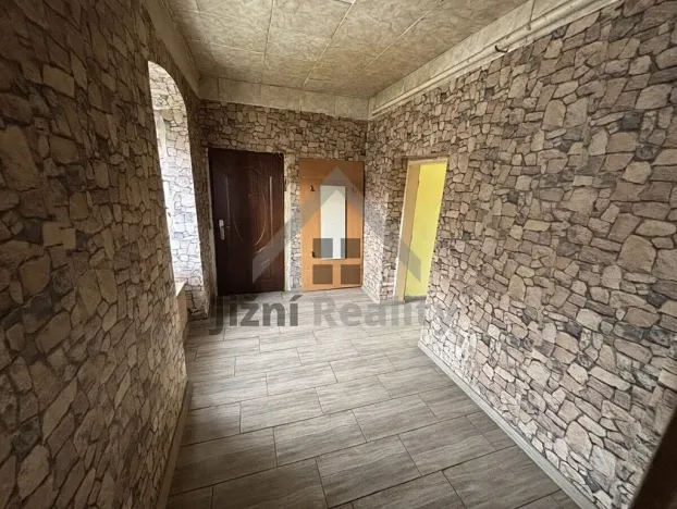 Prodej bytu 2+1, Uherčice, 98 m2