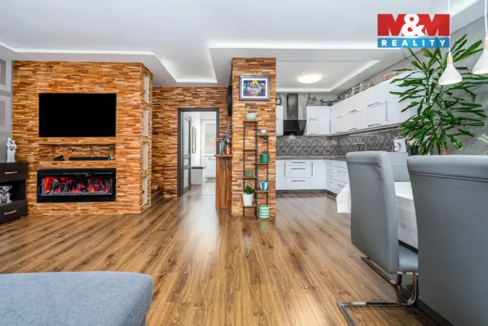 Prodej rodinného domu, Veltrusy, Lomená, 118 m2