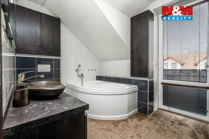 Prodej rodinného domu, Veltrusy, Lomená, 118 m2