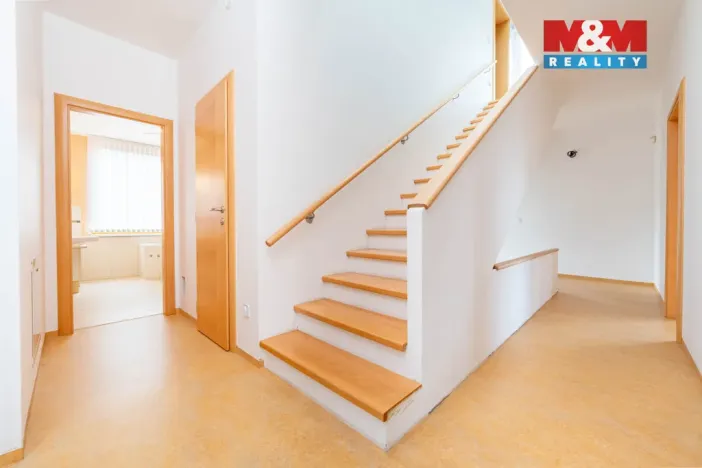 Prodej rodinného domu, Praha - Dejvice, V Šáreckém údolí, 230 m2