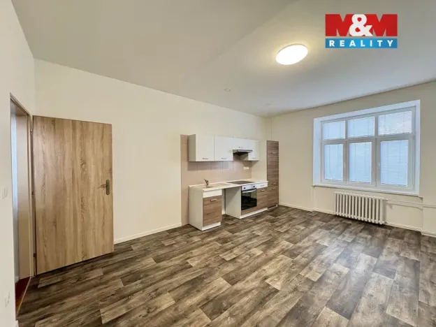 Pronájem bytu 2+kk, Krnov - Pod Bezručovým vrchem, Petrovická, 57 m2