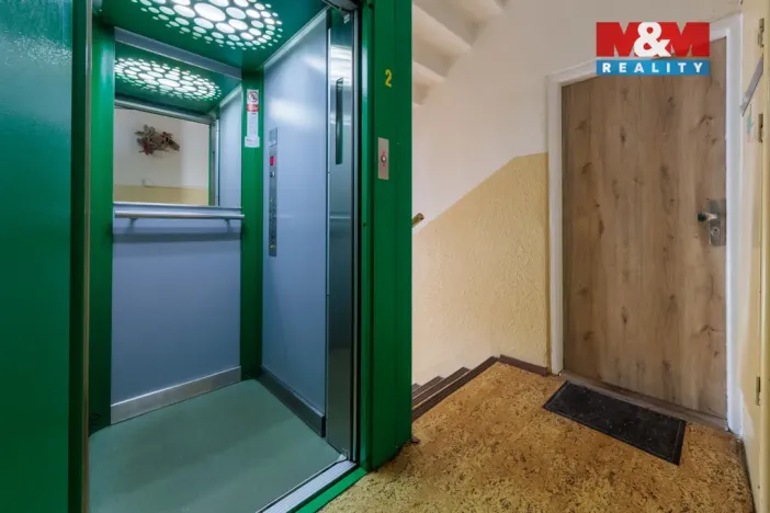 Pronájem bytu 2+1, Karlovy Vary, Brigádníků, 55 m2