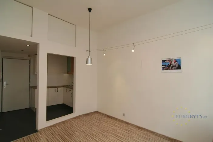 Pronájem bytu 2+kk, Praha - Nusle, Na Pankráci, 45 m2