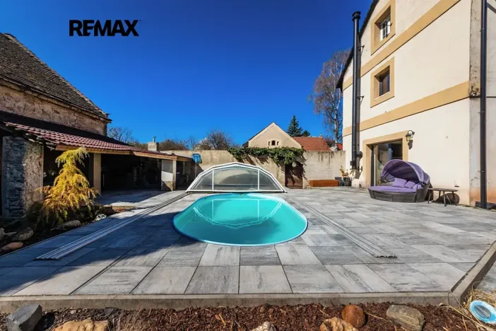 Prodej rodinného domu, Černuc, 330 m2