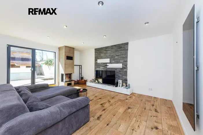 Prodej rodinného domu, Černuc, 330 m2