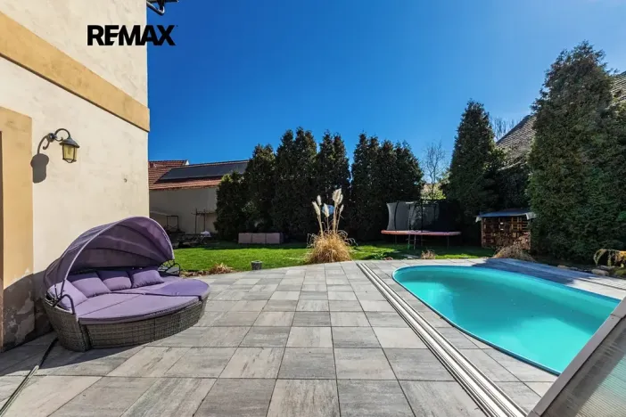 Prodej rodinného domu, Černuc, 330 m2