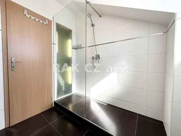 Prodej bytu 3+kk, Šestajovice, Revoluční, 74 m2