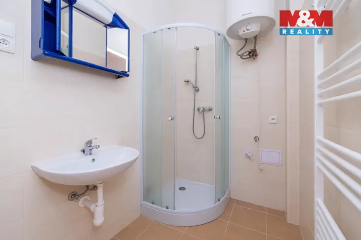 Pronájem bytu 2+kk, Praha - Holešovice, Janovského, 36 m2