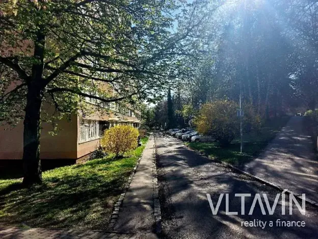 Pronájem bytu 2+kk, Praha - Kobylisy, Mirovická, 40 m2