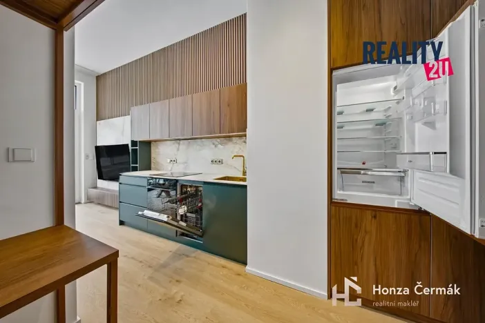 Pronájem bytu 1+kk, Brno, třída Generála Píky, 42 m2