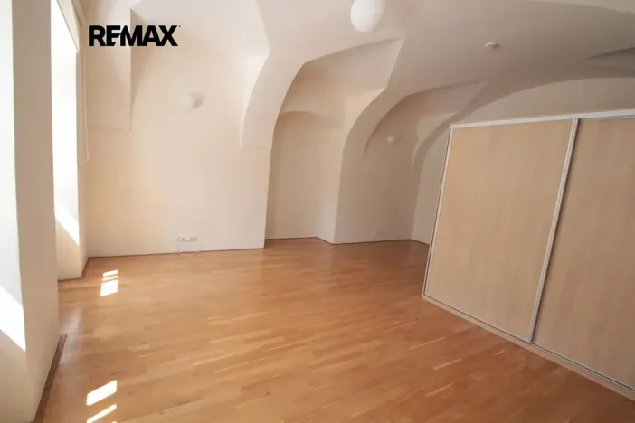 Pronájem bytu 1+1, Kolín, Karlovo náměstí, 44 m2