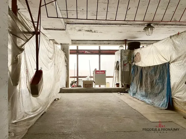 Prodej garážového stání, Praha - Střížkov, Lovosická, 18 m2