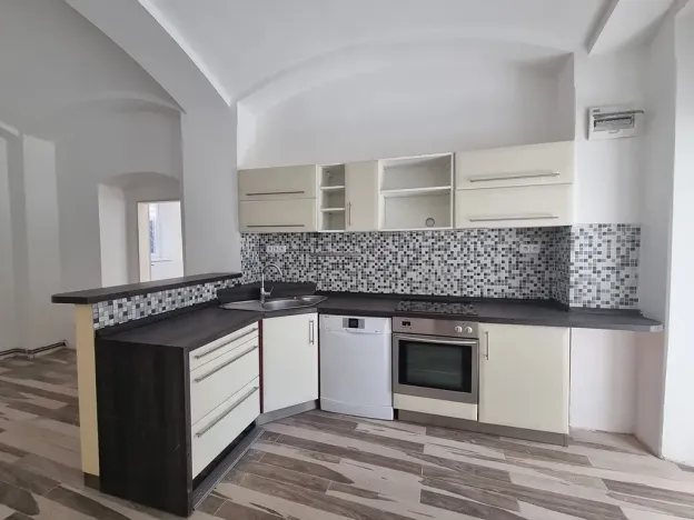 Pronájem bytu 1+1, Bílina, Seifertova, 57 m2