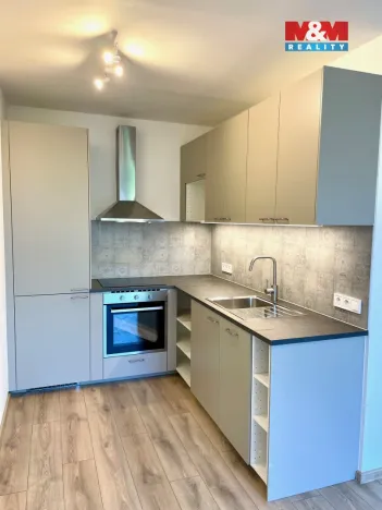 Pronájem bytu 2+kk, Neratovice, 28. října, 40 m2