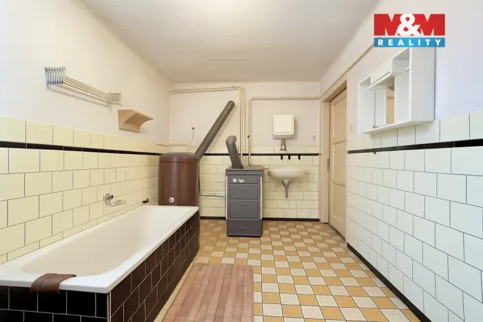 Prodej rodinného domu, Třebařov, 336 m2