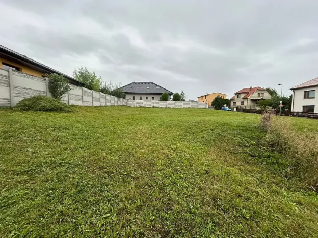 Prodej pozemku pro bydlení, Radim, 688 m2