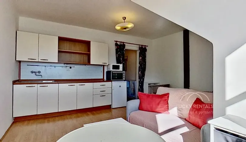 Pronájem bytu 1+kk, Praha - Braník, Branická, 33 m2