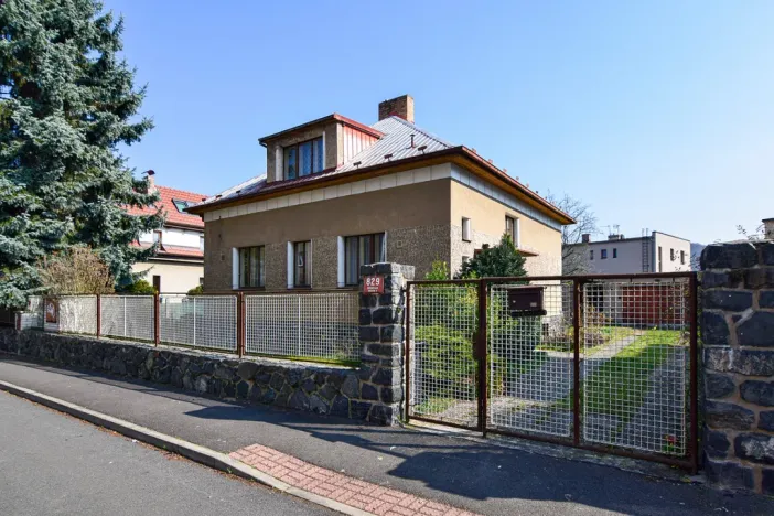 Prodej rodinného domu, Praha - Zbraslav, Nezvalova, 204 m2