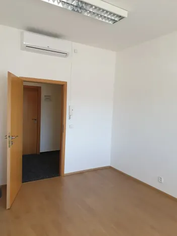 Pronájem kanceláře, Praha - Čakovice, Kostelecká, 15 m2