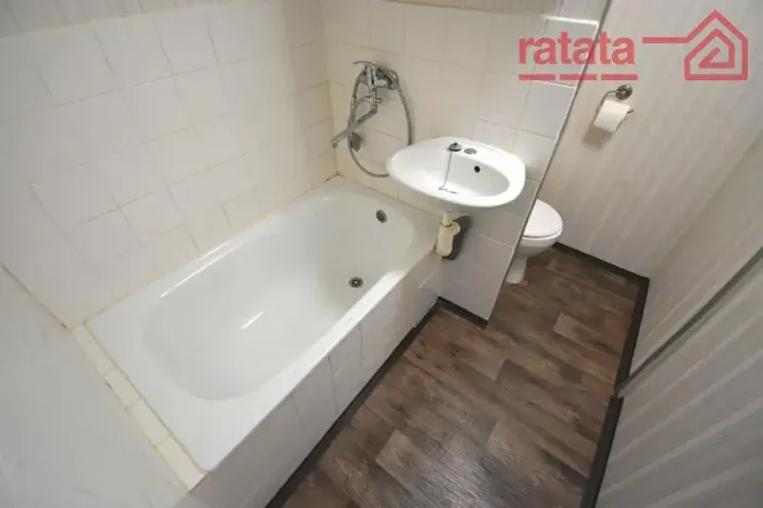 Pronájem bytu 1+1, Chomutov, Růžová, 35 m2