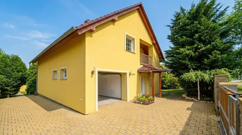 Pronájem rodinného domu, Louny, Platanová, 230 m2