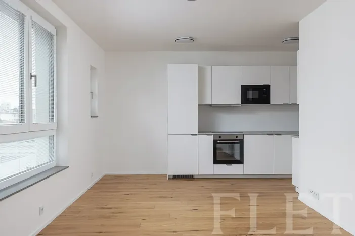 Pronájem bytu 1+kk, Praha - Radlice, U Komína, 38 m2