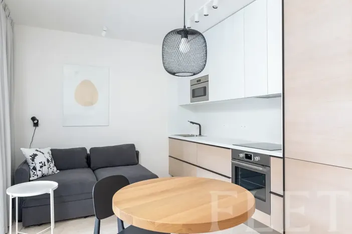 Pronájem bytu 1+kk, Praha - Karlín, Křižíkova, 28 m2