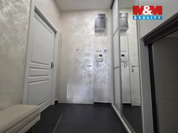 Pronájem bytu 2+kk, Praha - Libeň, U svobodárny, 46 m2