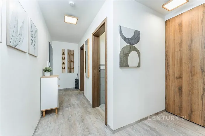 Pronájem bytu 2+kk, Praha, Plzeňská, 43 m2