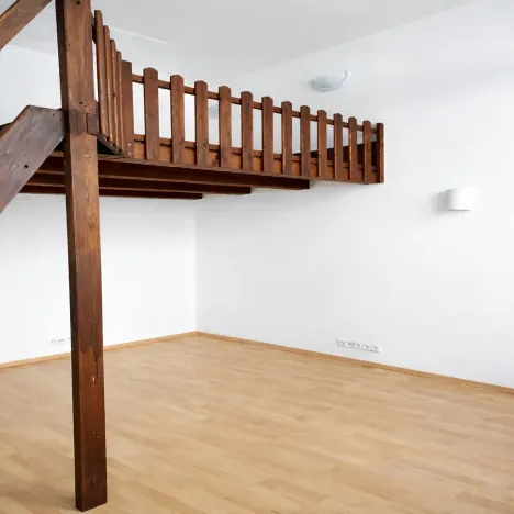 Pronájem bytu 1+kk, Praha - Smíchov, Křížová, 30 m2