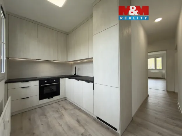 Prodej bytu 3+1, Karviná - Hranice, Čsl. armády, 74 m2