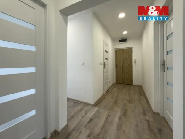 Prodej bytu 3+1, Karviná - Hranice, Čsl. armády, 74 m2