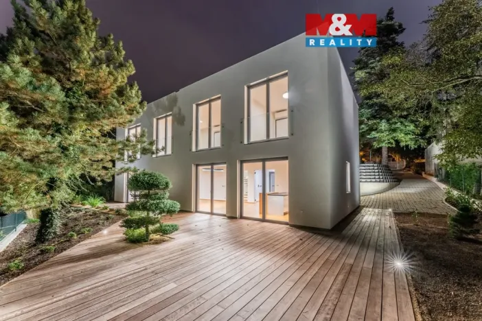 Pronájem rodinného domu, Praha - Suchdol, Nad spáleným mlýnem, 270 m2