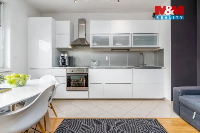 Prodej bytu 2+kk, Praha - Horní Měcholupy, Mantovská, 50 m2