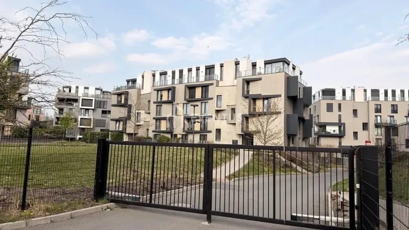 Pronájem bytu 2+kk, Praha - Libeň, Menclova, 58 m2