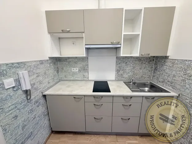 Prodej bytu 1+kk, Praha - Libeň, Zenklova, 29 m2