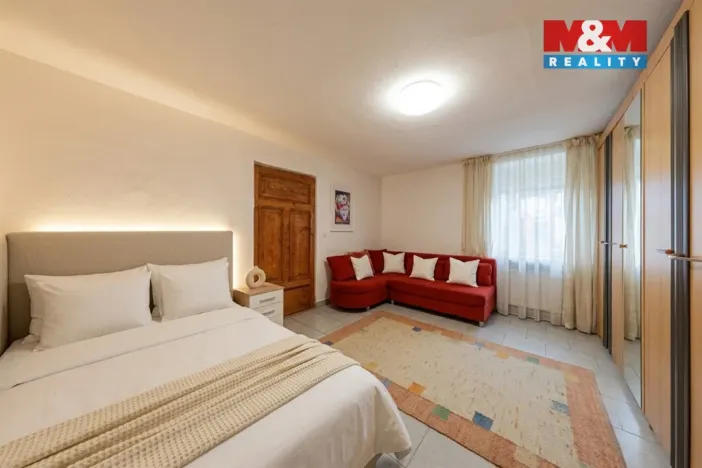 Prodej bytu 1+1, Karlovy Vary - Dvory, Chebská, 53 m2