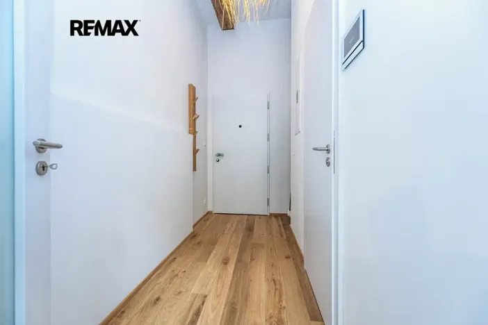 Pronájem bytu 2+kk, Praha - Nusle, Vrtbova, 42 m2