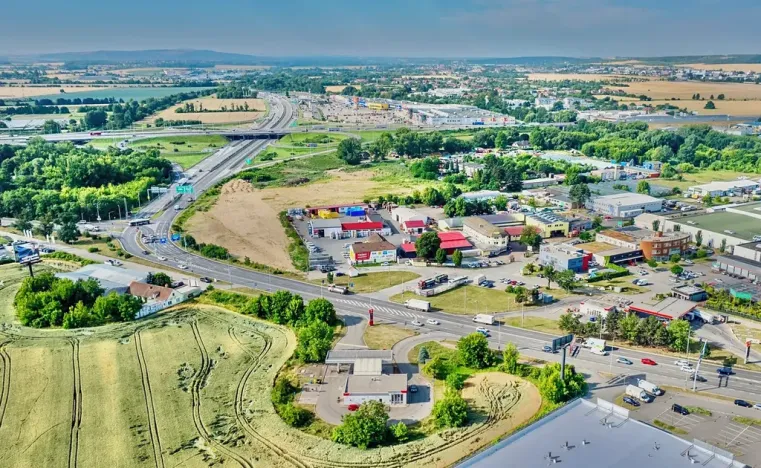 Prodej výrobních prostor, Brno, Hněvkovského, 3000 m2