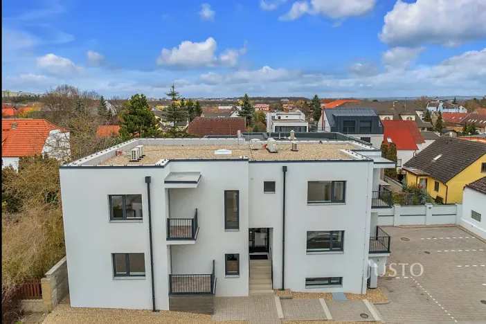 Pronájem atypického bytu, Praha - Šeberov, Na proutcích, 33 m2