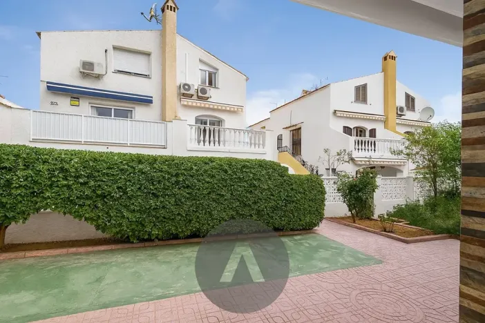 Prodej bytu 3+kk, Torrevieja, Španělsko, Calle Emil, 56 m2