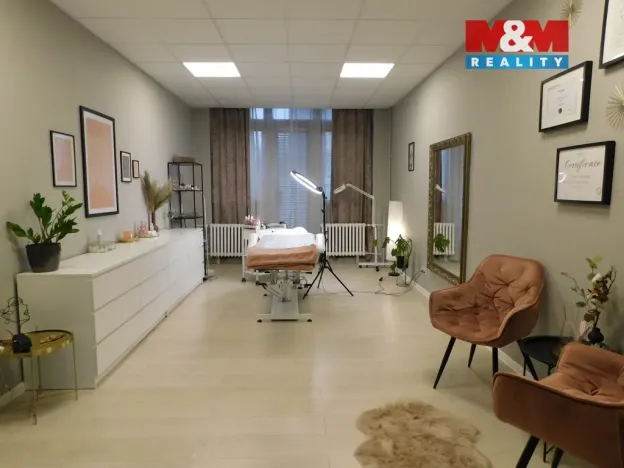 Pronájem obchodního prostoru, Jablonec nad Nisou, Riegrova, 28 m2