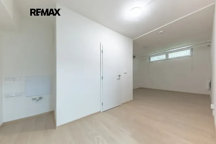 Prodej kanceláře, Praha - Střížkov, Děčínská, 45 m2