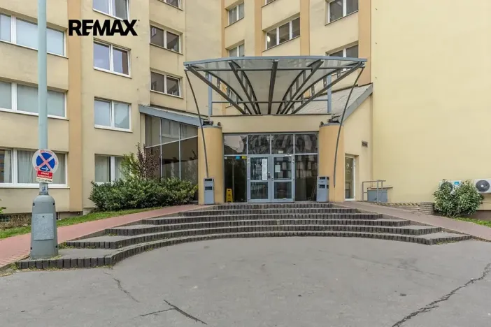 Prodej kanceláře, Praha - Střížkov, Děčínská, 45 m2