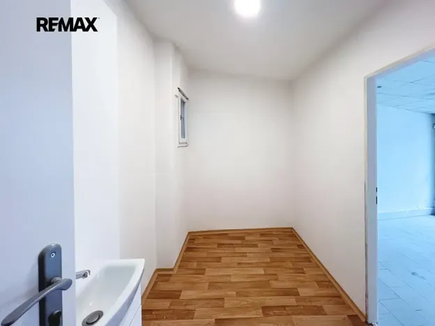 Pronájem obchodního prostoru, Praha - Vinohrady, Vinohradská, 20 m2