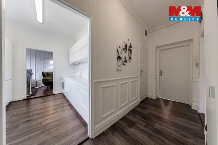 Prodej bytu 3+1, Karlovy Vary - Stará Role, Závodu míru, 73 m2