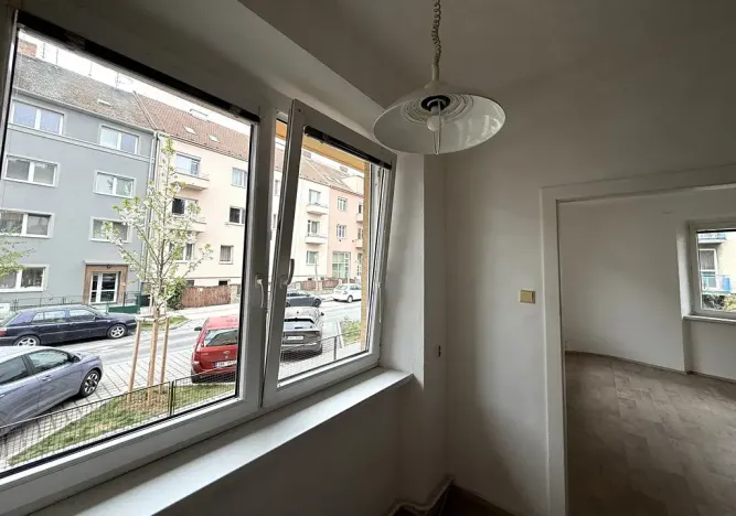 Pronájem bytu 1+1, Brno, Krkoškova, 35 m2
