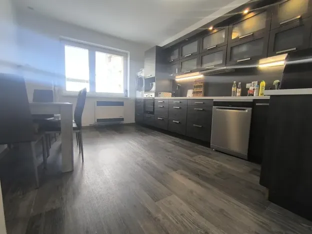 Pronájem bytu 2+1, Hradec Králové, Vocelova, 75 m2