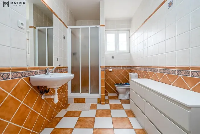 Prodej rodinného domu, Praha - Písnice, V zákopech, 294 m2