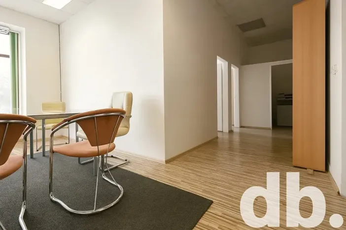 Pronájem kanceláře, Karlovy Vary, náměstí Republiky, 71 m2